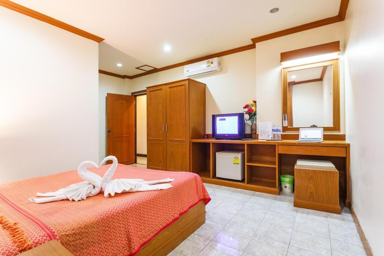 Oyo 739 Presley Guesthouse Phuket Patong Esterno foto