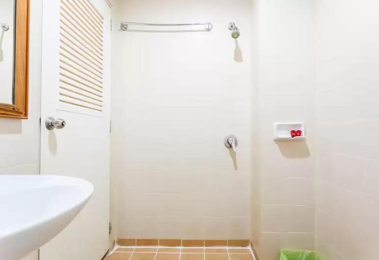 Oyo 739 Presley Guesthouse Phuket Patong Esterno foto